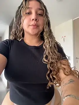 Cherryyquen online show from 02/16/26, 07:01