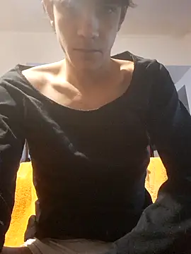 Snapshot of LYZBORNHD chatting on 10/13/25, 09:49 LYZBORNHD online show from 10/13/25, 09:49