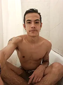 Snapshot of LYZBORNHD chatting on 01/08/25, 01:53 LYZBORNHD online show from 01/08/25, 01:53