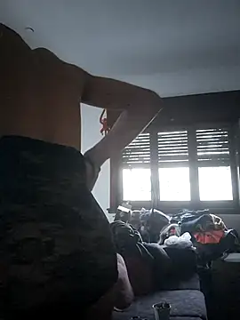 Snapshot of LYZBORNHD chatting on 03/18/25, 10:04 LYZBORNHD online show from 03/18/25, 10:04