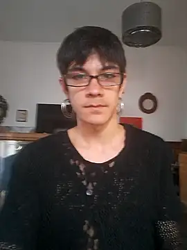 Snapshot of LYZBORNHD chatting on 11/18/25, 08:45 LYZBORNHD online show from 11/18/25, 08:45