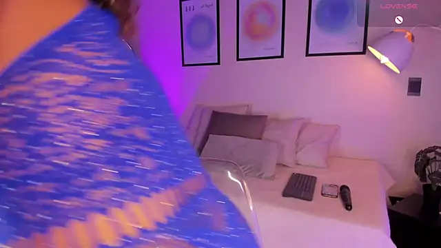 Arianabromw online show from 03/25/26, 07:13