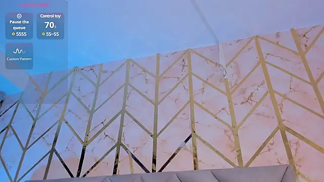 Arianabromw online show from 02/10/25, 10:19