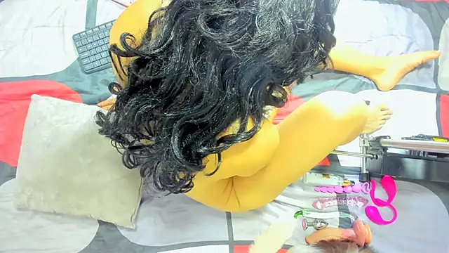 kaiagerbes3 online show from 12/04/25, 09:25