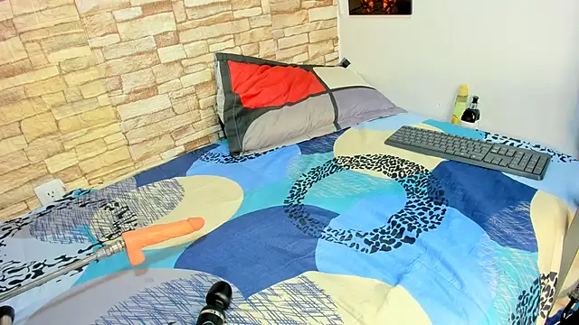 kaiagerbes3 online show from 11/17/25, 01:26