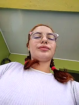 Snapshot of Kate_lorens9 chatting on 09/14/25, 06:19 Kate lorens9 online show from 09/14/25, 06:19