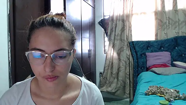 Kate lorens9 online show from 10/27/25, 12:17