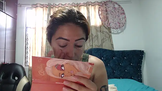 Kate lorens9 online show from 11/11/25, 12:44