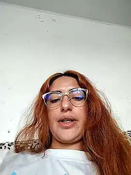 Snapshot of Kate_lorens9 chatting on 09/29/25, 02:44 Kate lorens9 online show from 09/29/25, 02:44