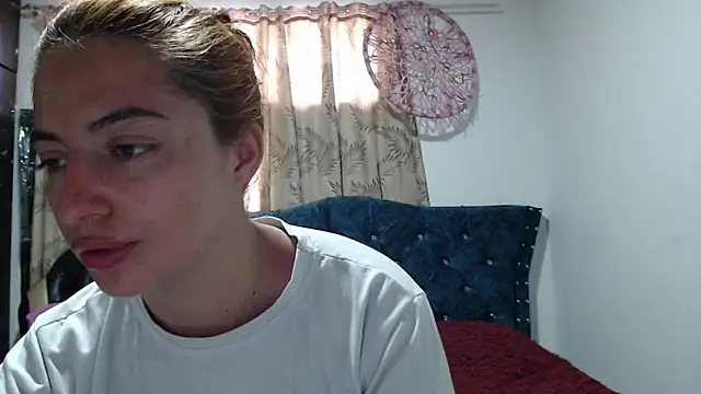Snapshot of Kate_lorens9 chatting on 09/22/25, 12:22 Kate lorens9 online show from 09/22/25, 12:22