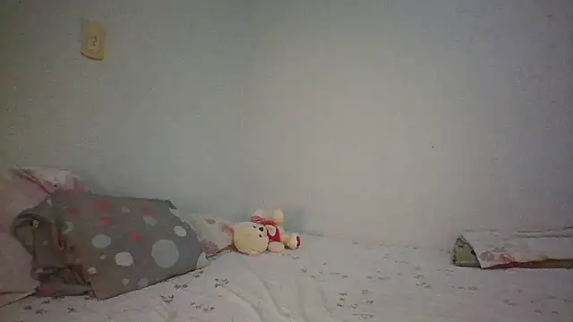 Snapshot of melodybar27 chatting on 12/08/24, 04:50 melodybar27 online show from 12/08/24, 04:50