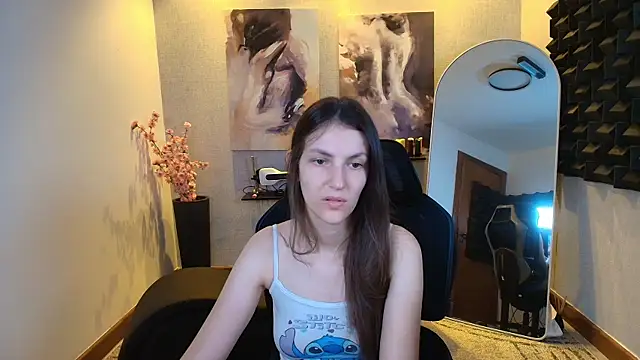 Snapshot of upssnowy chatting on 09/10/25, 12:48 upssnowy online show from 09/10/25, 12:48