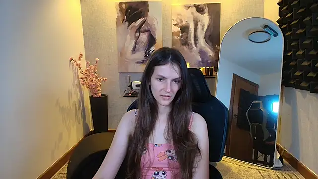 Snapshot of upssnowy chatting on 09/15/25, 10:21 upssnowy online show from 09/15/25, 10:21