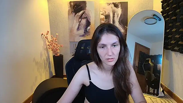 Snapshot of upssnowy chatting on 09/17/25, 10:56 upssnowy online show from 09/17/25, 10:56