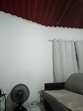 Julia Pretinha online show from 02/21/25, 01:55