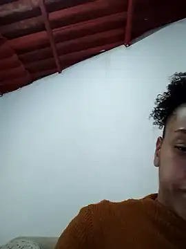 Julia Pretinha online show from 06/15/26, 12:38
