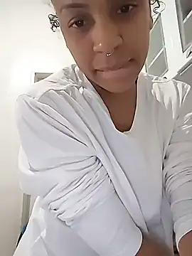 Julia Pretinha online show from 11/08/25, 03:15