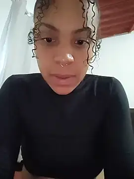 Julia Pretinha online show from 11/25/25, 12:16