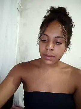 Julia Pretinha online show from 04/03/26, 03:24