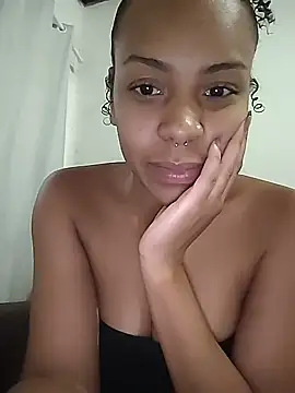 Julia Pretinha online show from 12/04/25, 01:21