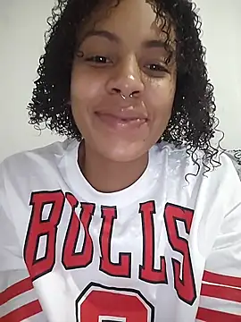 Julia Pretinha online show from 05/09/26, 01:42