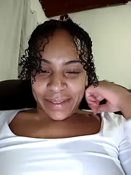 Julia Pretinha online show from 09/26/25, 02:40