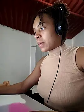 Julia Pretinha online show from 09/23/25, 12:34