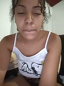 Julia Pretinha online show from 11/21/25, 01:48