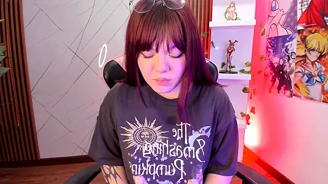 Fluffy Bubble21 online show from 03/06/25, 07:25