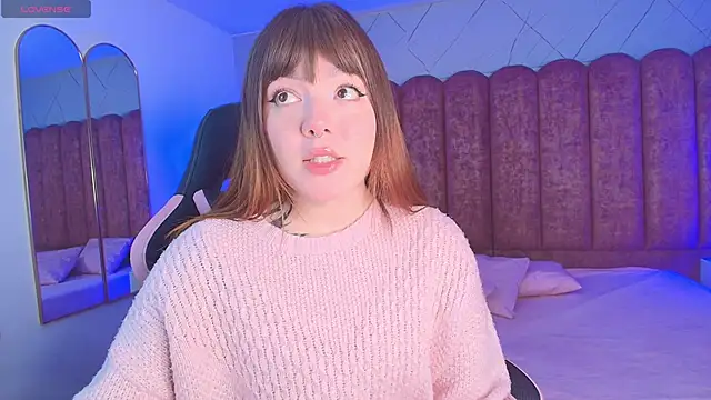 Fluffy Bubble21 online show from 04/13/26, 04:16