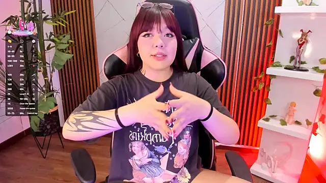 Fluffy Bubble21 online show from 03/06/25, 04:19