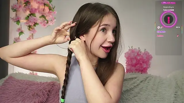 Snapshot of AmiLewis chatting on 12/05/25, 01:16 AmiLewis online show from 12/05/25, 01:16