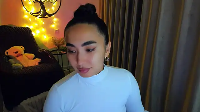 worldofkim online show from 11/28/25, 03:23