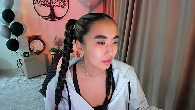 worldofkim online show from 03/31/26, 01:13