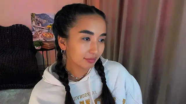 Snapshot of worldofkim chatting on 03/19/25, 01:07 worldofkim online show from 03/19/25, 01:07