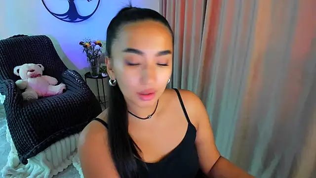 Snapshot of worldofkim chatting on 11/05/25, 05:10 worldofkim online show from 11/05/25, 05:10