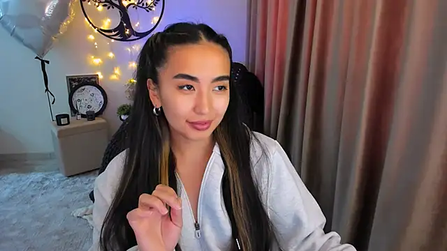 worldofkim online show from 04/14/26, 10:42