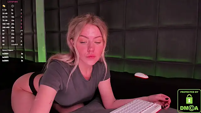 Snapshot of NateHalll chatting on 03/12/25, 02:12 NateHalll online show from 03/12/25, 02:12