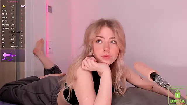 Snapshot of NateHalll chatting on 02/16/25, 08:43 NateHalll online show from 02/16/25, 08:43