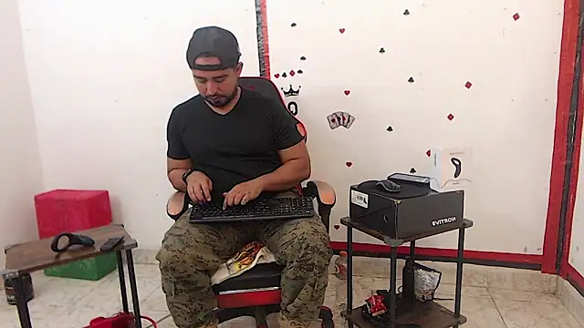 Snapshot of KalethBigDick chatting on 02/03/26, 12:43 KalethBigDick online show from 02/03/26, 12:43