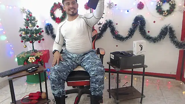 Snapshot of KalethBigDick chatting on 12/20/25, 11:40 KalethBigDick online show from 12/20/25, 11:40