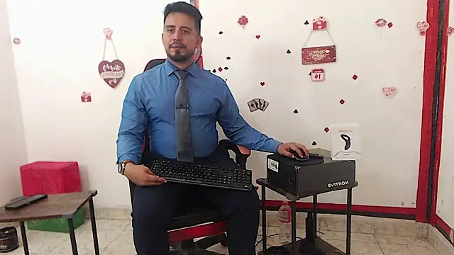 Snapshot of KalethBigDick chatting on 02/13/26, 04:56 KalethBigDick online show from 02/13/26, 04:56