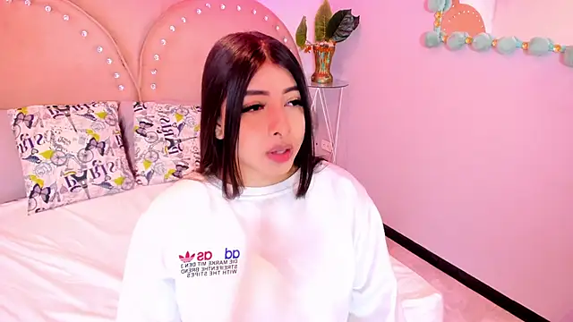 Miia Thompsonn online show from 12/05/25, 03:27