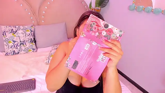 Miia Thompsonn online show from 01/09/26, 03:24