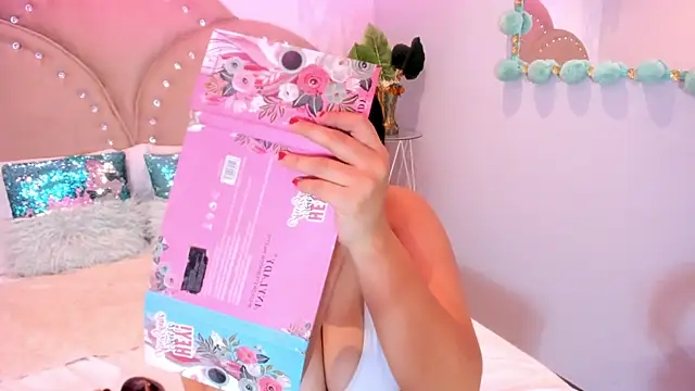 Miia Thompsonn online show from 10/01/25, 03:11