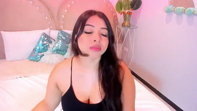 Miia Thompsonn online show from 10/08/25, 03:30