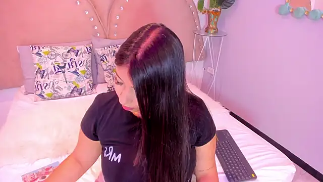 Miia Thompsonn online show from 01/07/26, 03:33