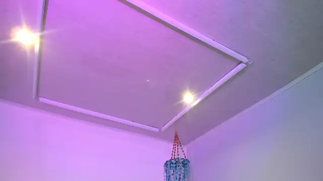 Miia Thompsonn online show from 09/11/25, 03:17