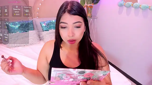 Miia Thompsonn online show from 11/06/25, 03:32