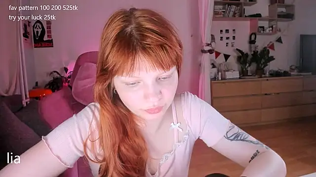 Snapshot of lil_lia chatting on 06/11/26, 10:29 lil lia online show from 06/11/26, 10:29